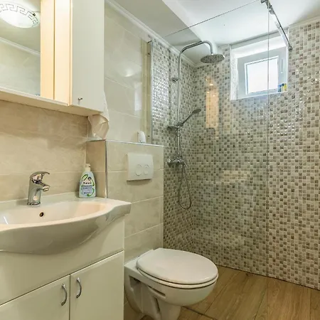 Vikendica 2 Bedroom Awesome In Kavran