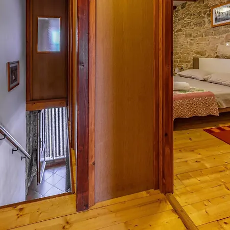 Holiday home 2 Bedroom Awesome In Kavran