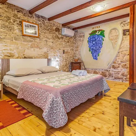 2 Bedroom Awesome In *