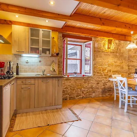 2 Bedroom Awesome In Holiday home